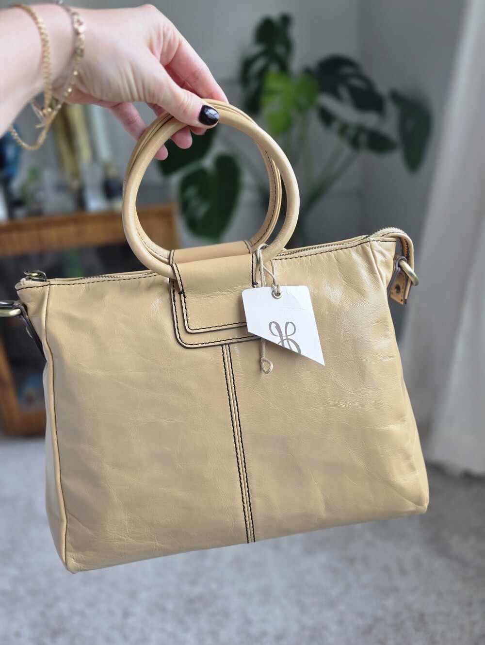 HOBO Medium SHELIA (NWOT) Desert Sand